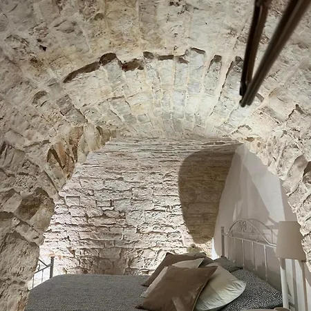 Dimora Martina Bed & Breakfast 4*