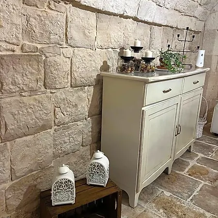 Dimora Martina Bed & Breakfast 4*