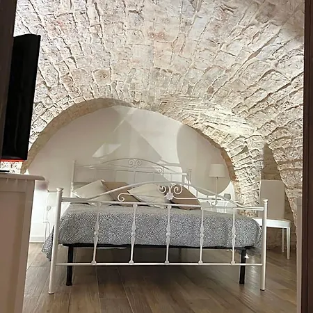 Dimora Martina Bed & Breakfast 4*